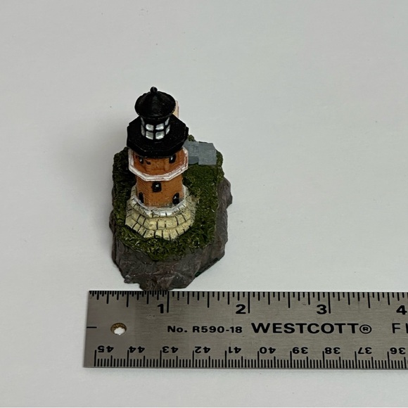 Split Rock MN Lighthouse Collectible Figurine 3 in Tall - Picture 8 of 9